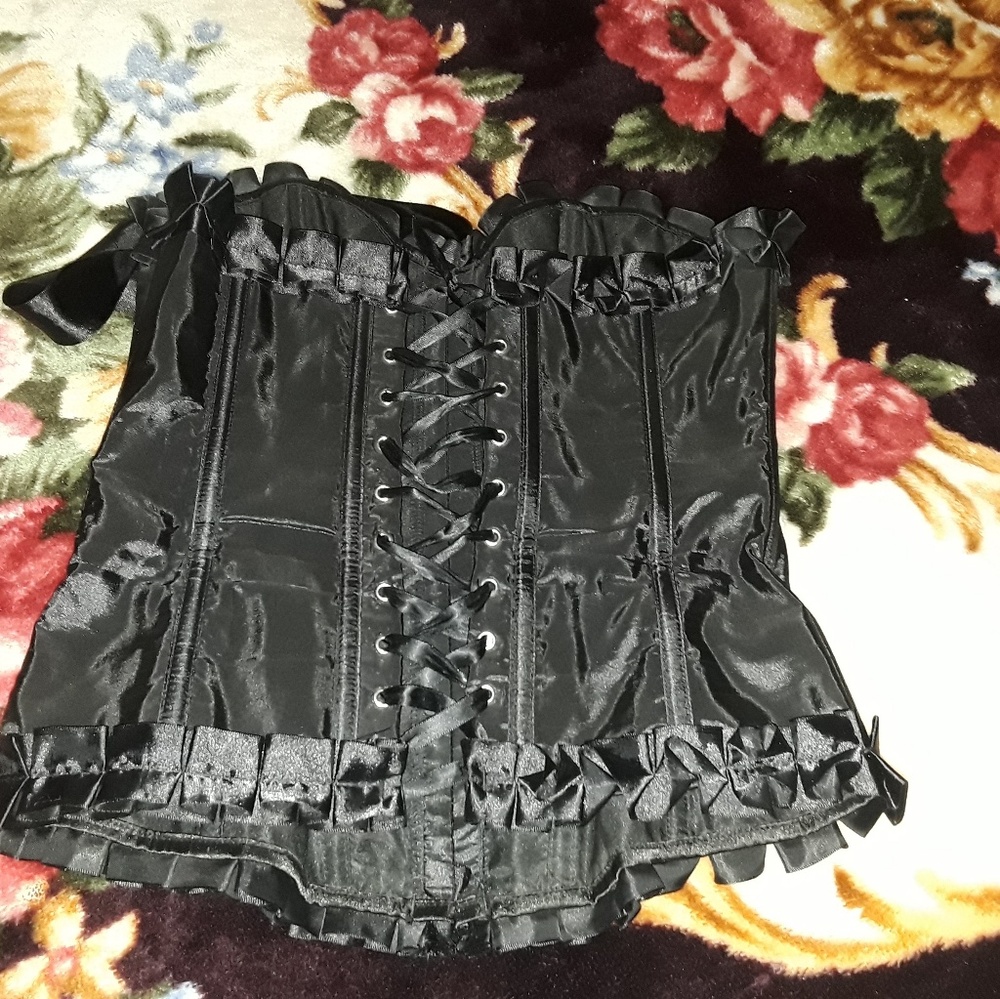 Corset - Picture 2 of 2